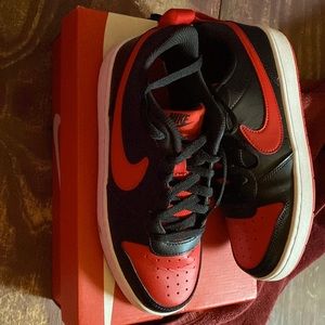 Nike court borough low 2 size 6Y. Red and black
